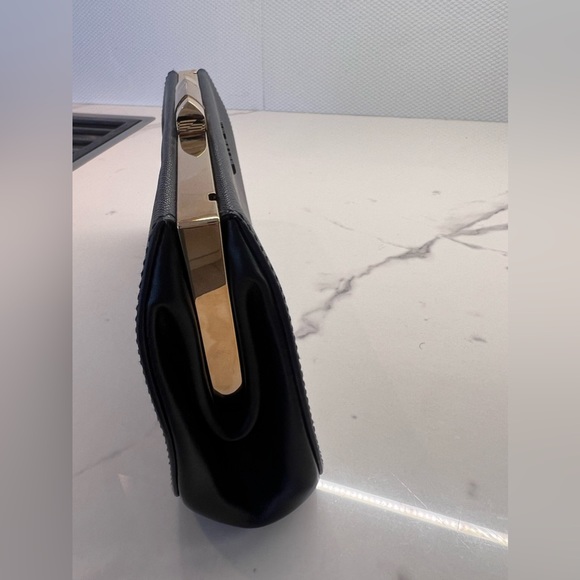 Gorgeous Prada Sidonie clutch with chain handle height 5” wide 9.5” - Picture 10 of 10